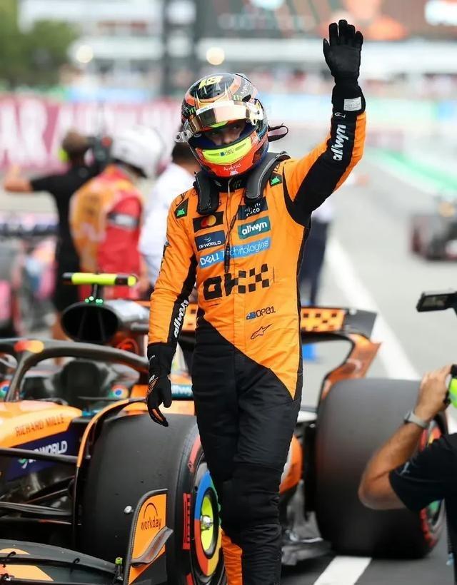 关于F1赛车赛事中湖人战胜对手成功伤退的信息
