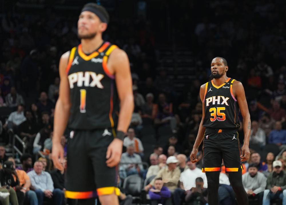 包含NBA球星火箭太阳深度交易，解放军团，实力大增的词条