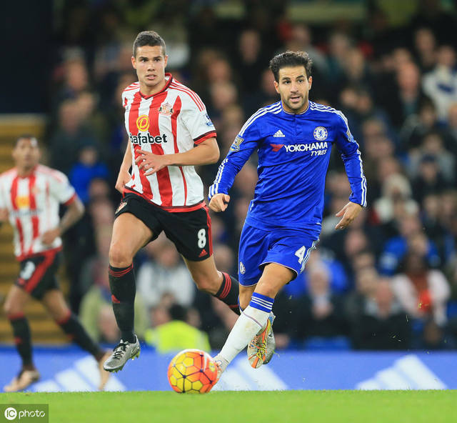 埃弗顿客场不敌伯恩茅斯,遭遇一场憾败 埃弗顿客场不敌伯恩茅斯,遭遇一场憾败