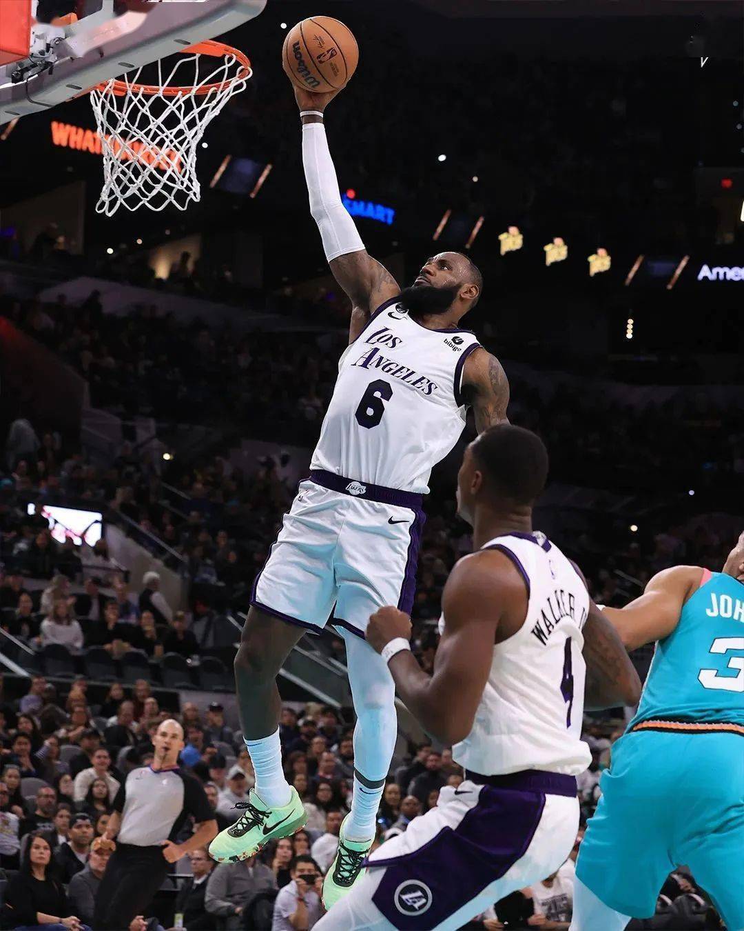 包含马刺完胜步行者,浓眉哥惊艳四座的词条 包含马刺完胜步行者,浓眉哥惊艳四座的词条