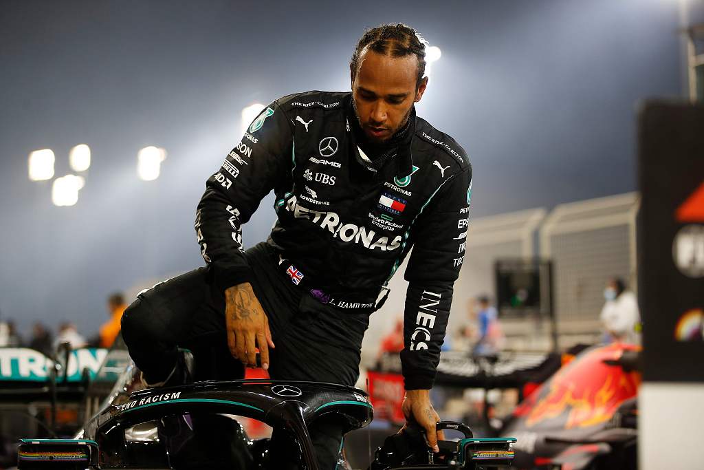 哈斯车队轻取阿斯顿马丁，汉密尔顿点燃赛场