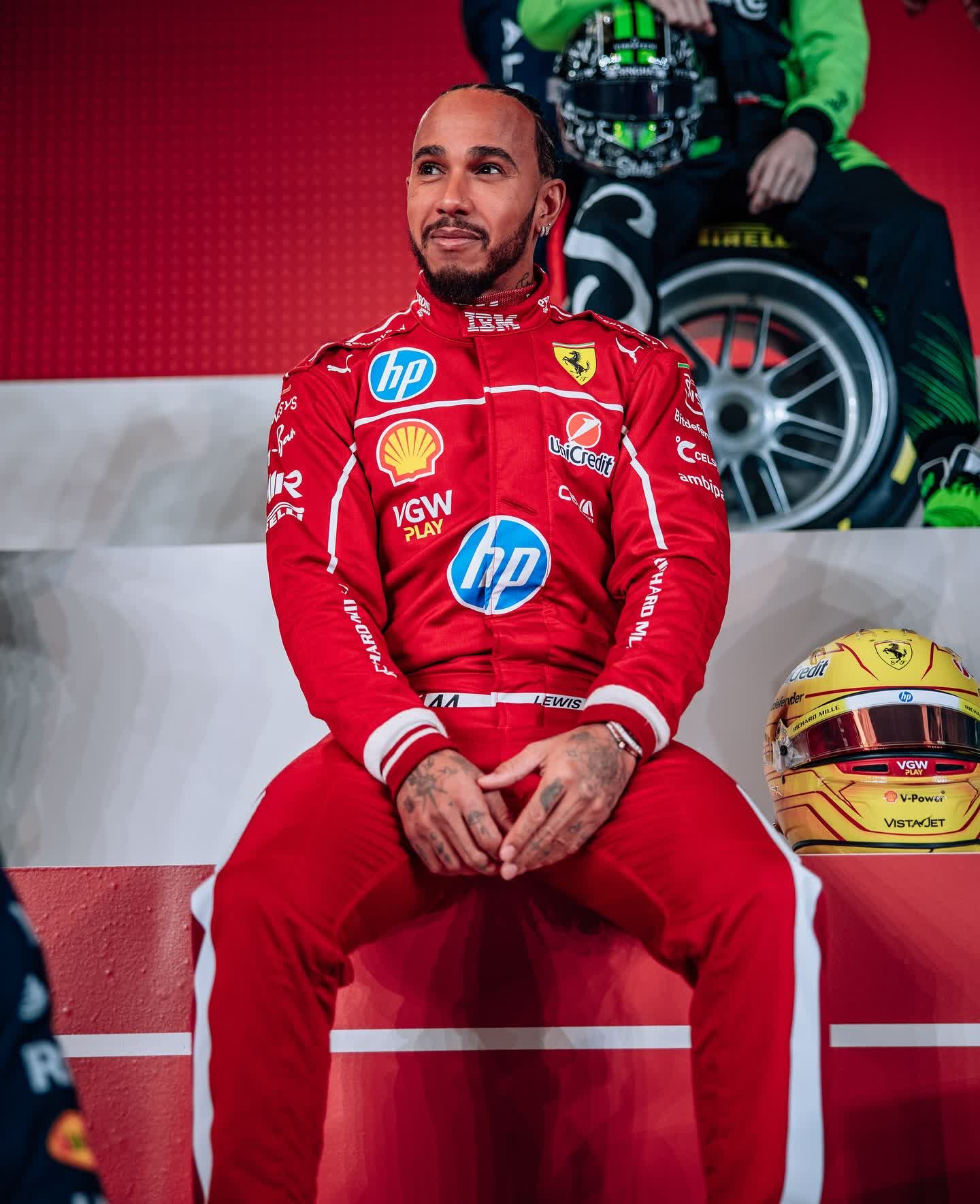 哈斯车队轻取阿斯顿马丁，汉密尔顿点燃赛场